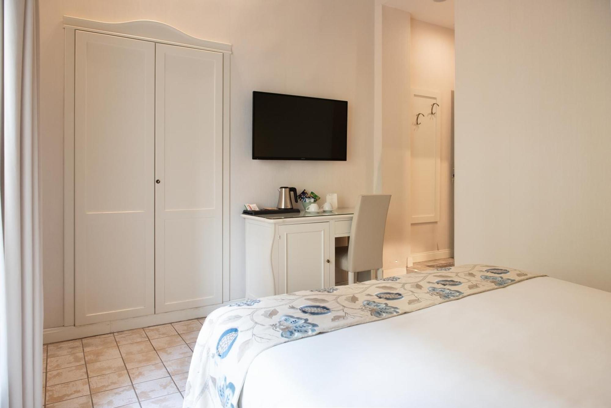 Certosa Suite Neapel Exterior foto