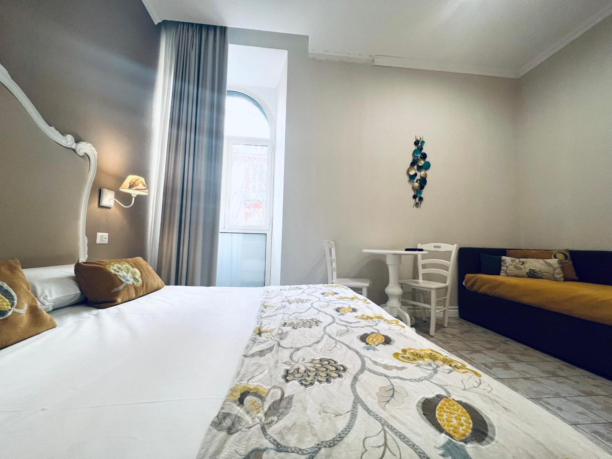 Certosa Suite Neapel Exterior foto